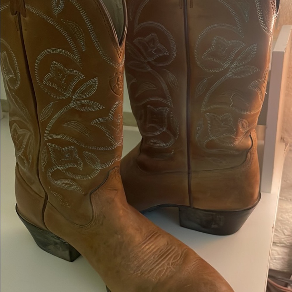 Ariat western boots size 10